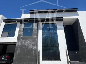 Se vende lujosa casa totalmente equipada en privado al norte de Saltillo