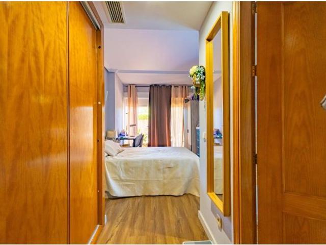 ? SE VENDE Magnífico apartamento con gran jardín privado en Vera Playa