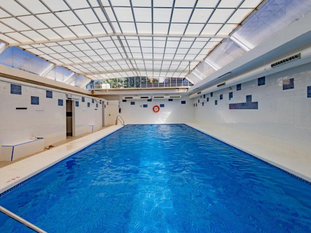 SE VENDE Magnífico apartamento con gran jardín privado en Vera Playa