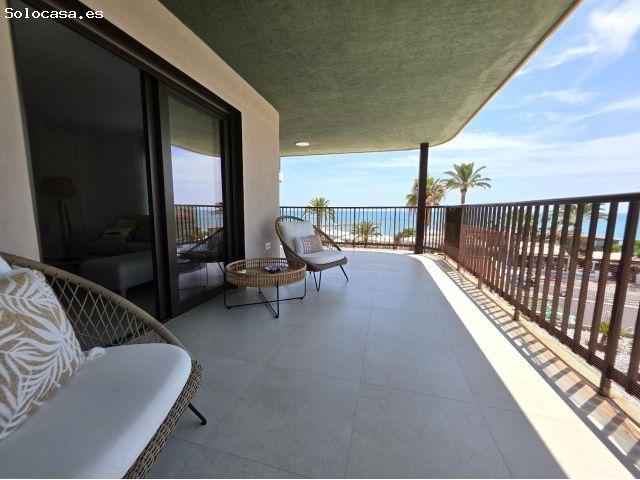 Se vende magnífico apartamento en primera línea de mar, playa del Eurosol, totalmente reformado