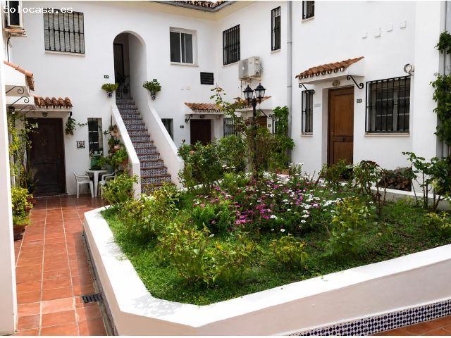 Se vende magnifica casa adosada con vistas al mar en zona el Bajondillo Torremolinos