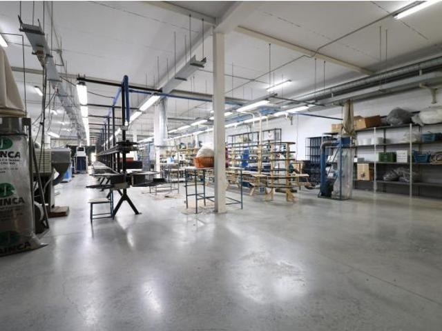 Se vende magnífica nave industrial en Aspe, ubicada en el Polígono Industrial 3 Hermanas