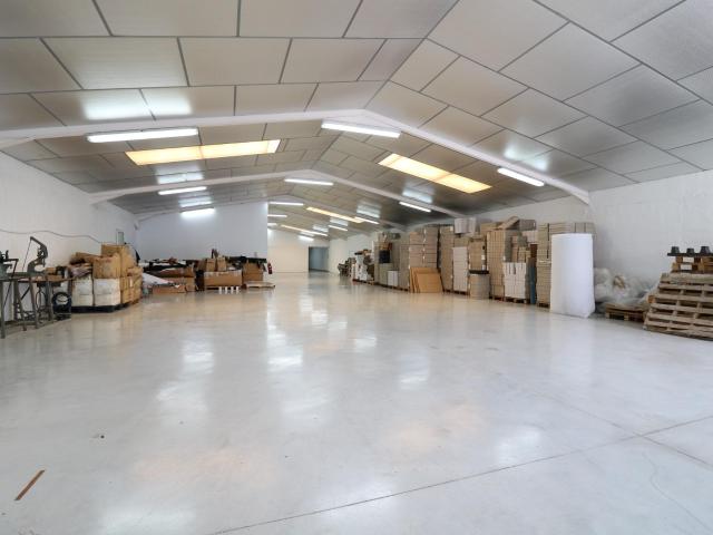 Se vende magnífica nave industrial en Aspe, ubicada en el Polígono Industrial 3 Hermanas