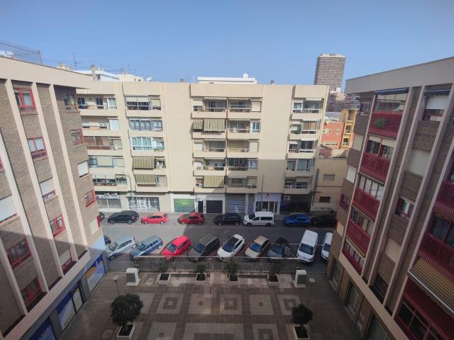 SE VENDE MAGNÍFICA VIVIENDA DE 3 DORMITORIOS EN ALICANTE CON PLAZA DE GARAJE ENSANCHE DIPUTACIÓN