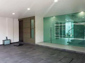 SE VENDE MODERNA CASA EN FRACC JARDINES DE BELLAVISTA TLALNEPANTLA