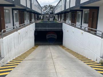 Se vende moderna casa en llano chico conj cerrado