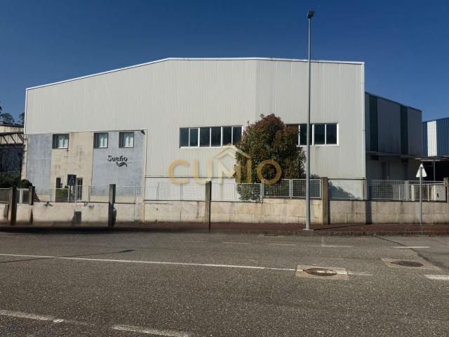 Se vende nave comercial/industrial en la localidad de Arbo