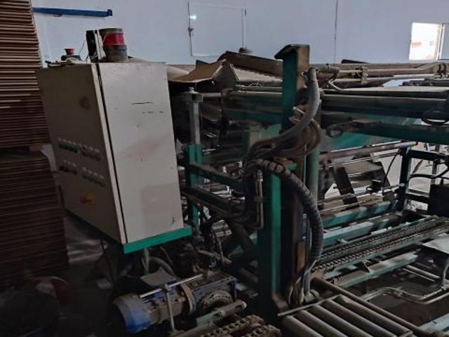 SE VENDE NAVE EN POLIGONO LAS MAROMAS