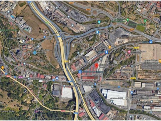 Se vende nave industrial con gran visibilidad en Trapagaran