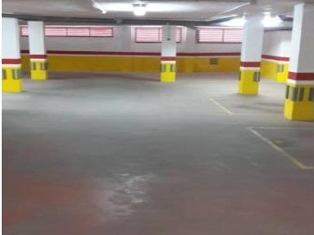SE VENDE NEGOCIO. PARKING CON 25 PLAZAS DE GARAJE