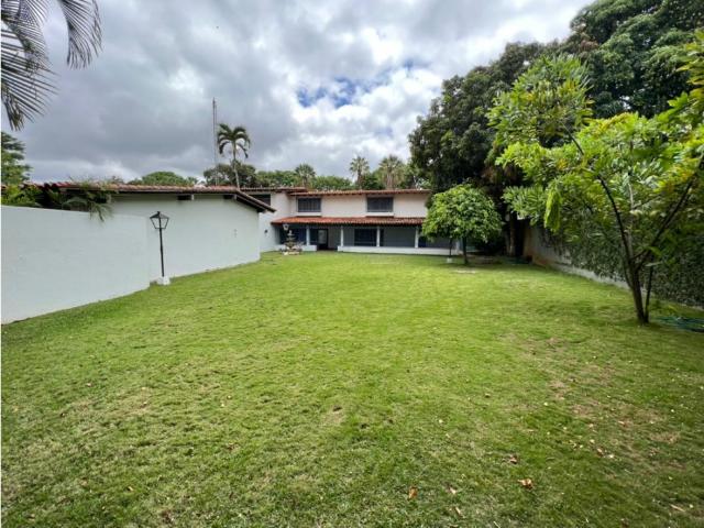 Se vende o alquila casa 830m2 7h+2s/ 6b+2s/ 14p Country Club