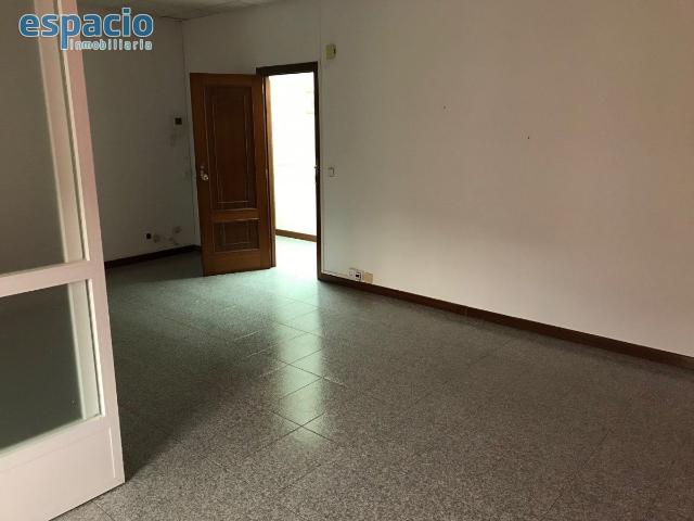 SE VENDE O ALQUILA OFICINA ZONA CENTRO