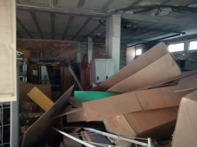 SE VENDE O ALQUILA LOCAL COMERCIAL DE 180 M2 O 90 M2, A ELECCION DEL CLIENTE
