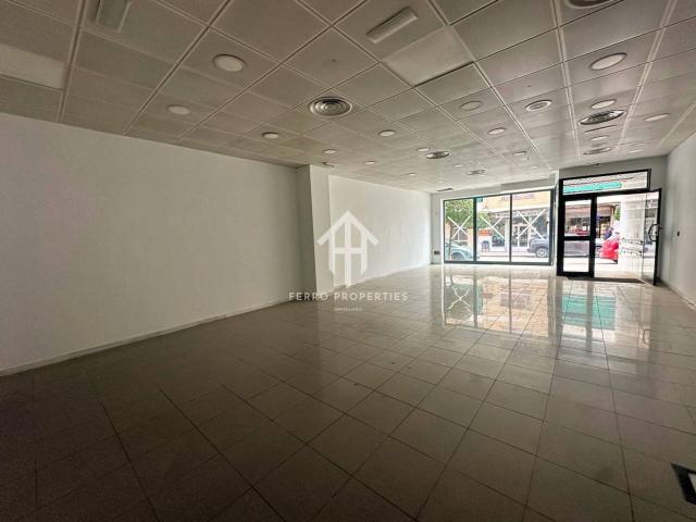 SE VENDE O ALQUILA LOCAL COMERCIAL EN LA AVENIDA PRINCIPAL DE LOJA