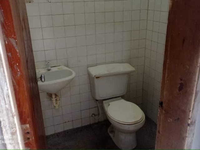 SE VENDE O ALQUILA LOCAL EN CALLE LIBERTAD VE10 148CL YREY