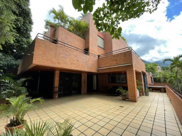 Se vende o alquila PB 350m2 Altamira 9330