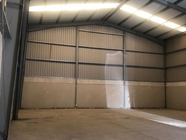 SE VENDE O SE ALQUILA NAVE. SE ALQUILA CON OPCION A COMPRA
