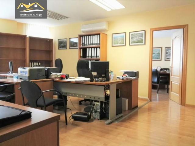 SE VENDE OFICINA AMUEBLADA DE 95M2 EN ZONA PARQUE DE SAN LÁZARO. REF: 2759