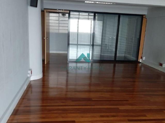 Se vende oficina en Bilbao