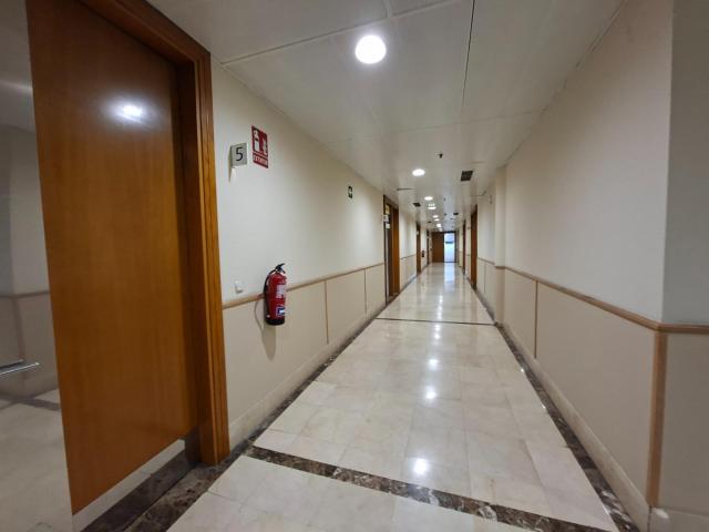 Se vende oficina en Centro Civico, en el centro de Oviedo