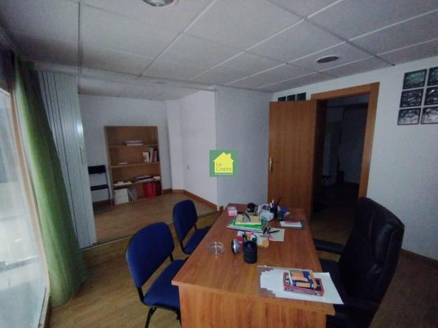 SE VENDE OFICINA IDEAL PARA CAMBIAR EL USO A VIVIENDA EN EL CENTRO