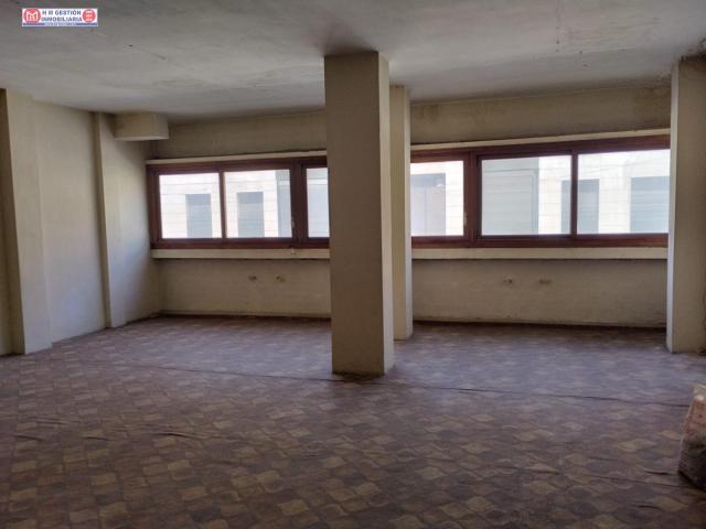 Se vende oficina junto a plaza de España y Of. de Correos de Alcázar de San Juan