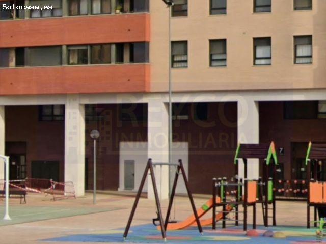 SE VENDE OFICINA, LOCAL EN PLANTA BAJA Y DOS GARAJES