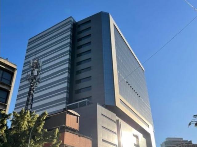 Se vende oficina 115m2 Las Mercedes 0144