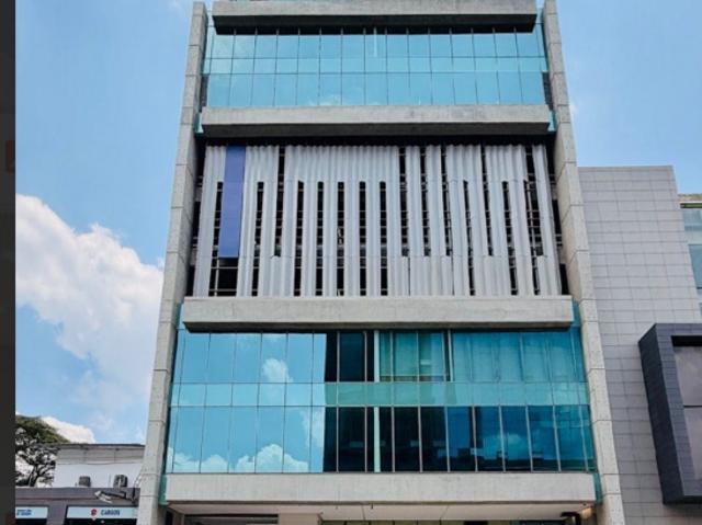 Se vende oficina 226m2 Las Mercedes