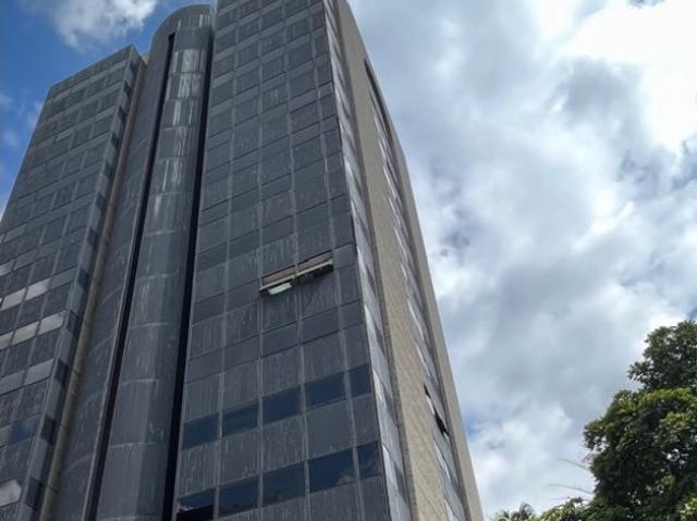Se Vende Oficina 548m2 El Rosal 0701
