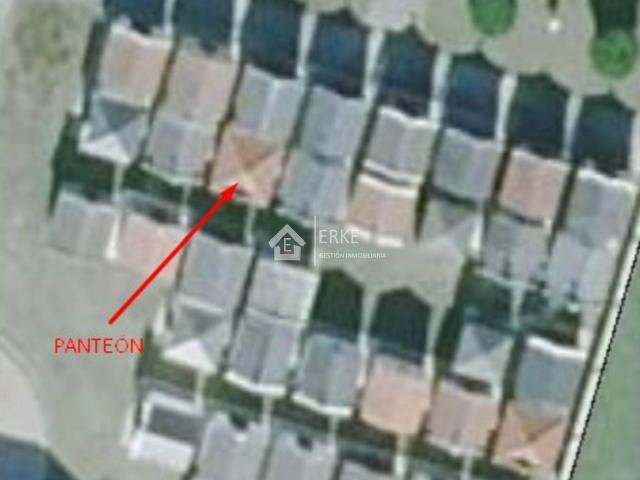 SE VENDE PANTEÓN TIPO CAPILLA EN CÉE