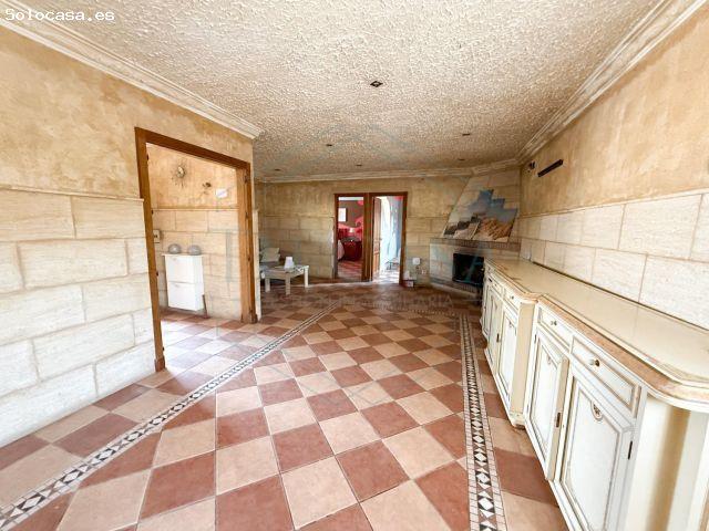 Se vende parcela con chalet en la Zona de Los Llanos no hipotecable