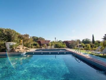Se vende Parcela en condominio con cabañas Casablanca