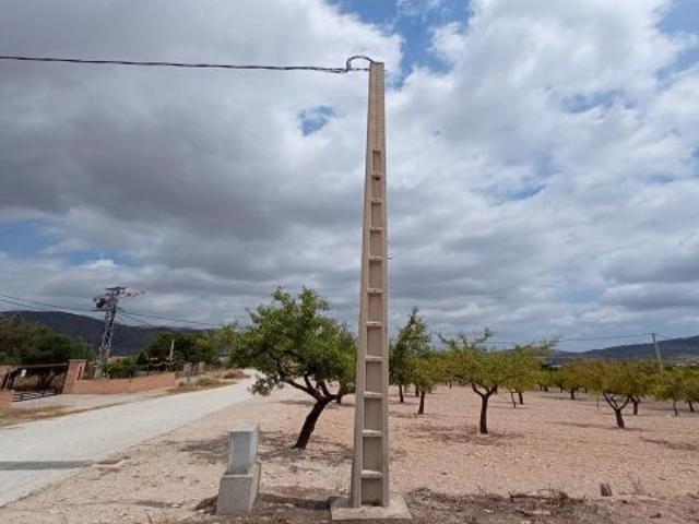 SE VENDE PARCELA RÚSTICA EN HONDON DE LOS FRAILES CON LUZ Y AGUA!