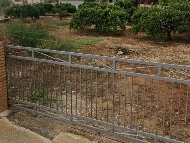 SE VENDE PARCELA URBANA ESQUINERA DE 543m2. EN 4 CAMINS, ZONA BOVERALS