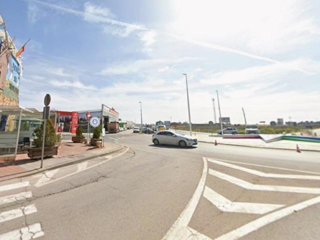 SE VENDE PARCERA DE SUELO INDUSTRIAL JUNTO A AVDA LAS REGIONES