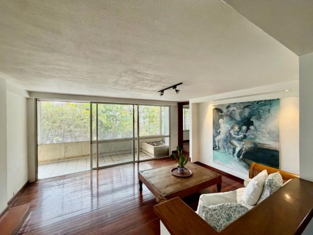 Se vende PB 300m2 + 300m2 jardín 3h+s/5b/4p Lomas de Las Mercedes