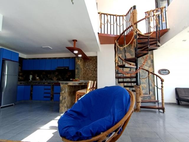 Se vende Penthouse 177m2 2h/3b/1p Tucacas 1998