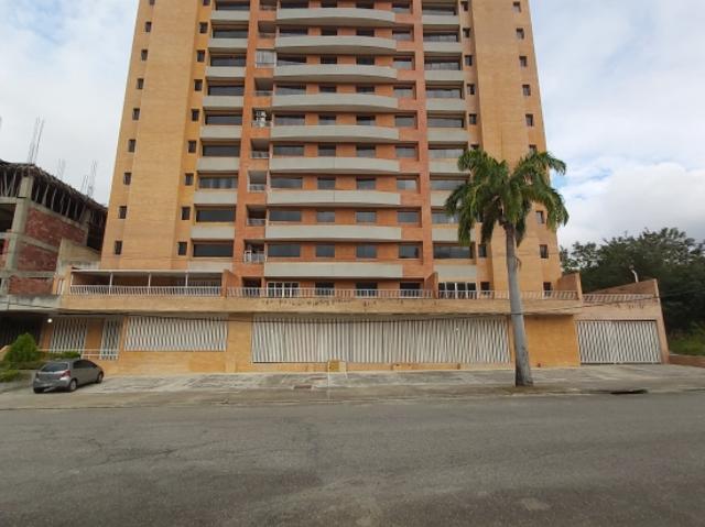 Se Vende Penthouse 550m2 4h/4b/4p Balcones de Paso Real 0282