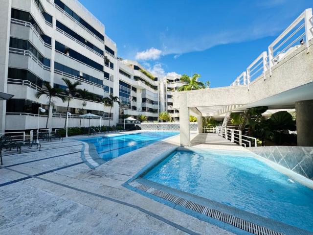 Se vende PH Duplex 1086m2 3H+S/5.5B/3P Sebucan