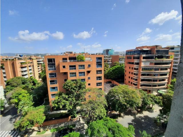 Se vende Apartamento.duplex 370m2 Campo Alegre 7210