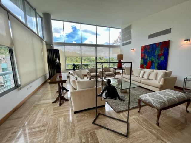 Se vende PH duplex 450m2 3h+s/ 4b/ 4p Lomas de las mercedes