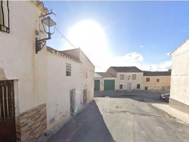 SE VENDE piso OKUPA en C CALLE JACINTO BENAVENTE