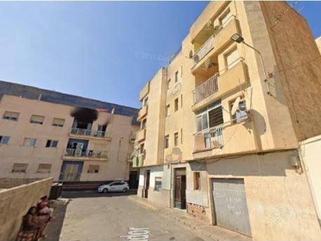 SE VENDE piso OKUPA en C CALLE NADOR 2 2 E de Roquetas de