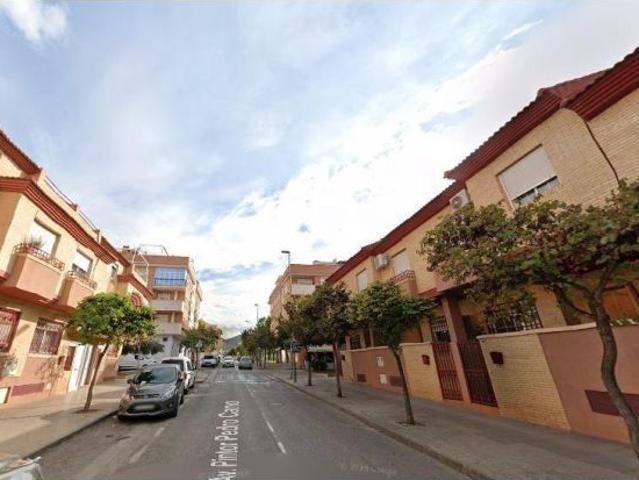 SE VENDE piso OKUPA en C AVDA PINTOR PEDRO CANO, EDIF. ESCO