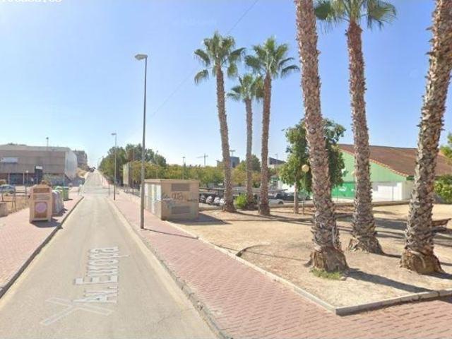 SE VENDE piso OKUPA en C Marques De Molina de Molina de Seg