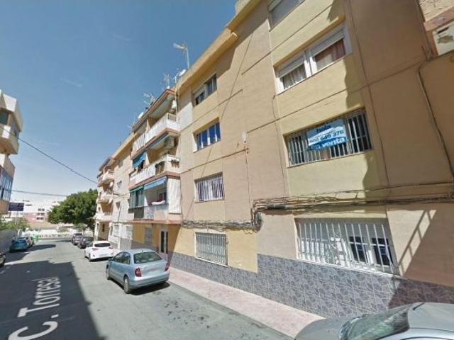 Se vende piso OKUPA en Torrevieja Alicante