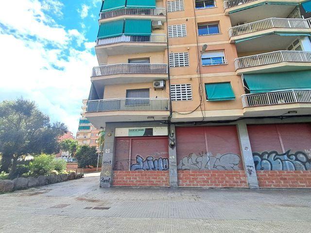 Se vende piso OKUPA situado en Calle París 2 de Badalona, Barcelona