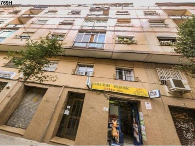 Se vende Piso OKUPADO en Comercio 18 Hospitalet de Llobregat, L Barcelona