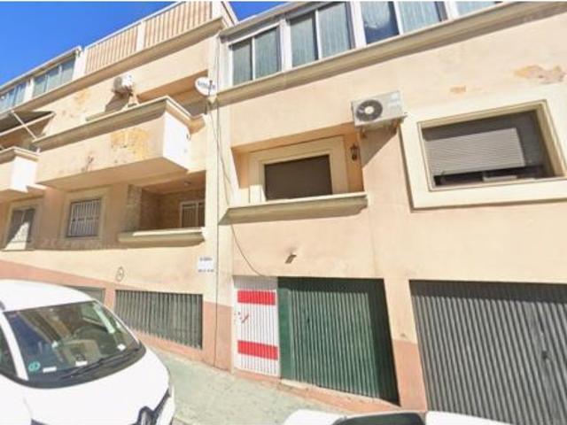 Se vende piso OKUPADO en Calle Cara 2 de Almería, Almería